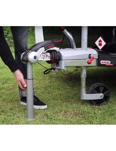 Trailer or caravan weight balancing scale