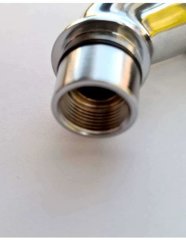 Rubinetto doccia femminile con pusher. Nero.