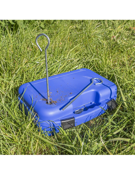 Storage box for pegs