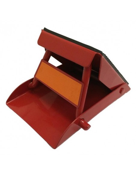 Roter Klappkeil aus Metall.