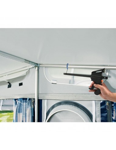 Mast tensioner for advance frame.