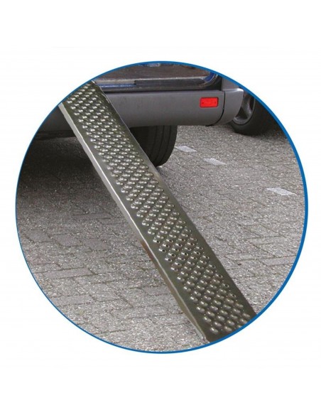 Loading and unloading ramp 150x21 cm. 200kg