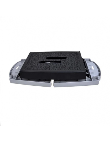 Non-slip plastic folding step/rung
