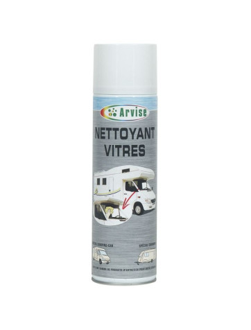Vetro pulitore e finestre di plastica. Arvise