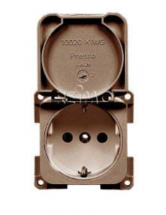 Enchufe empotrable 220V con tapa marrón