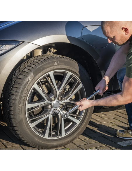 Chave de torção com caixa de armazenamento. Chave de torção com caixa de armazenamento.