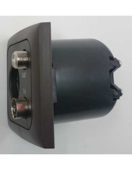 Tomada de conexão interna 3 em 1. Sat, 12V e antena Marrom
