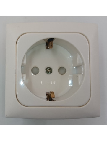 Enchufe para toma 230V. Blanco