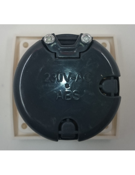 Plugue para tomada 230V. cinza
