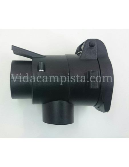 Adaptador de 7 pólos masculinos para 13 pólos femininos.