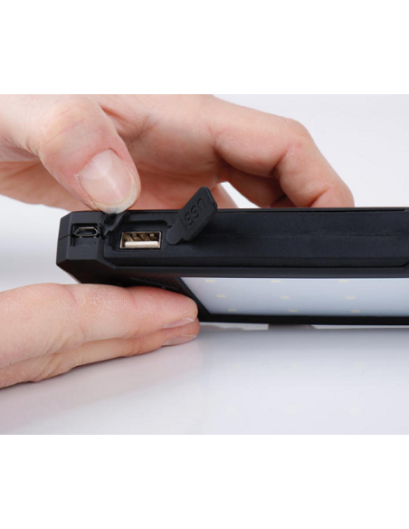 Carbest Solar Charger and Flashlight